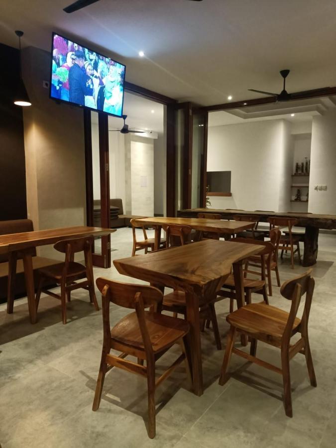 The Kd Suites & Coffee Shop Munggu Luaran gambar