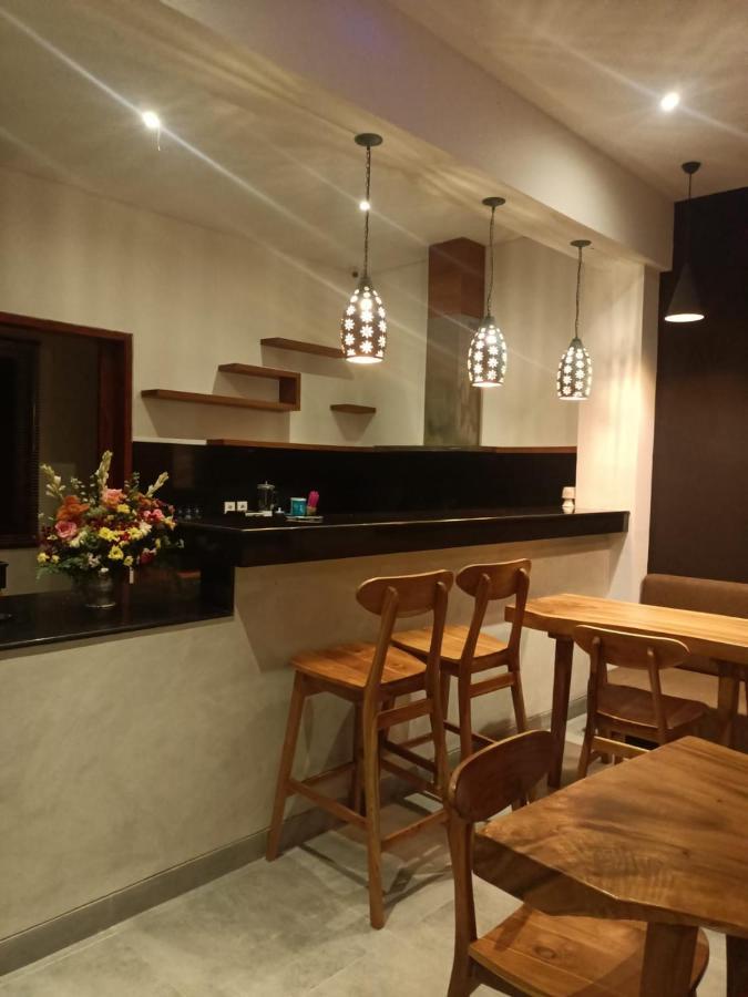The Kd Suites & Coffee Shop Munggu Luaran gambar