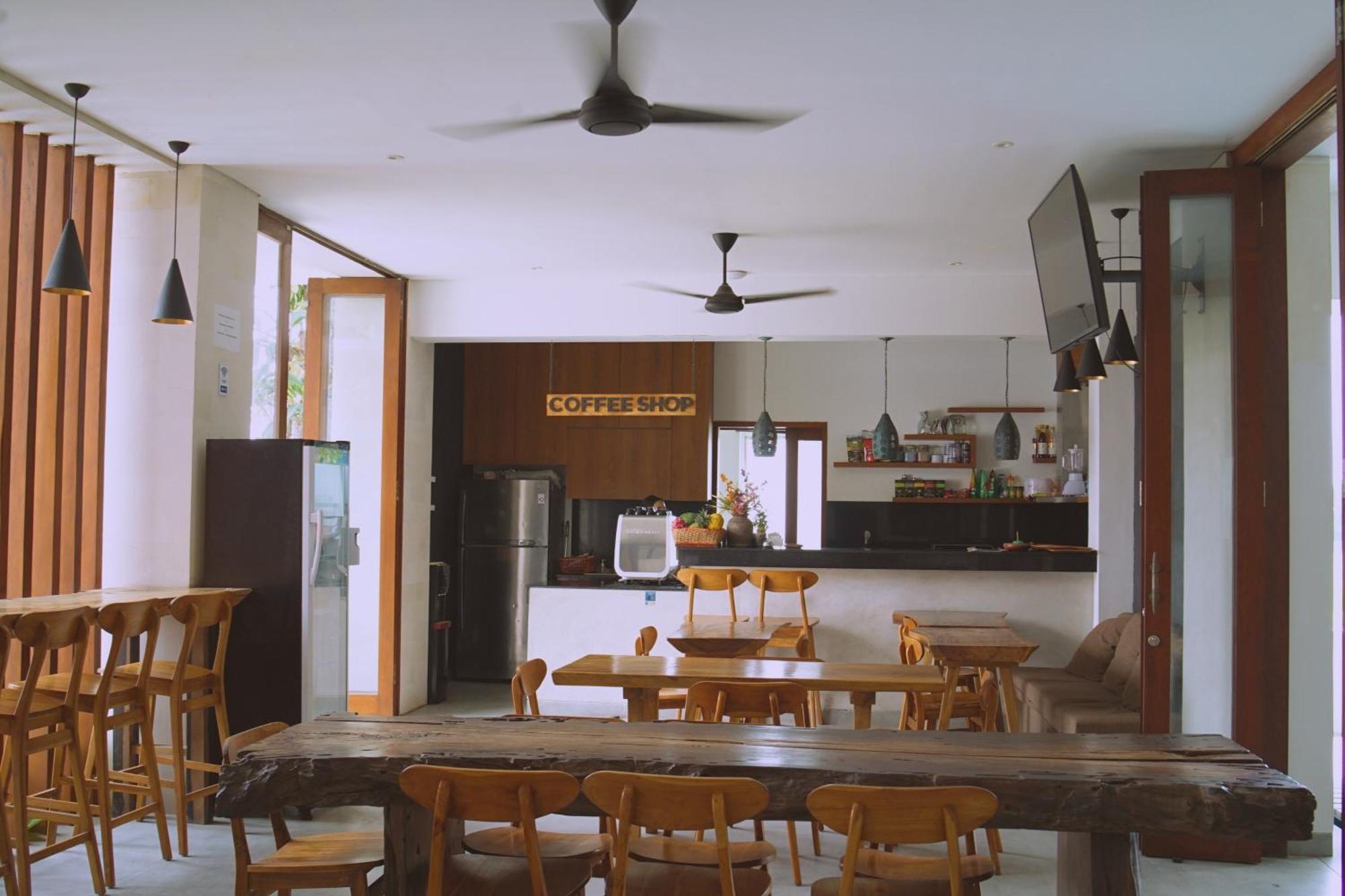 The Kd Suites & Coffee Shop Munggu Luaran gambar